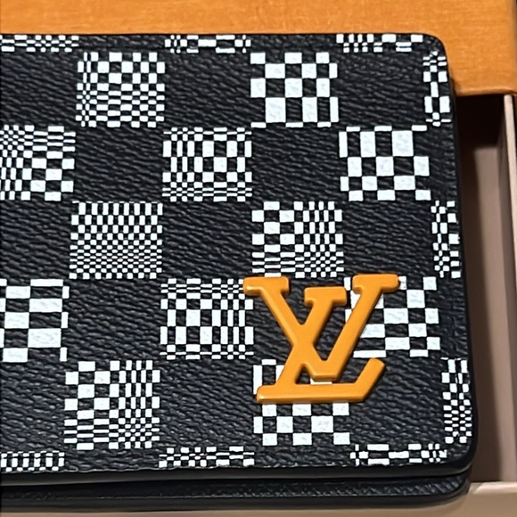 NWT LOUIS VUITTON DISTORTED DAMIER MULTIPLE MENS WALLET VERY RARE M80171 SP5210 - Picture 3 of 11